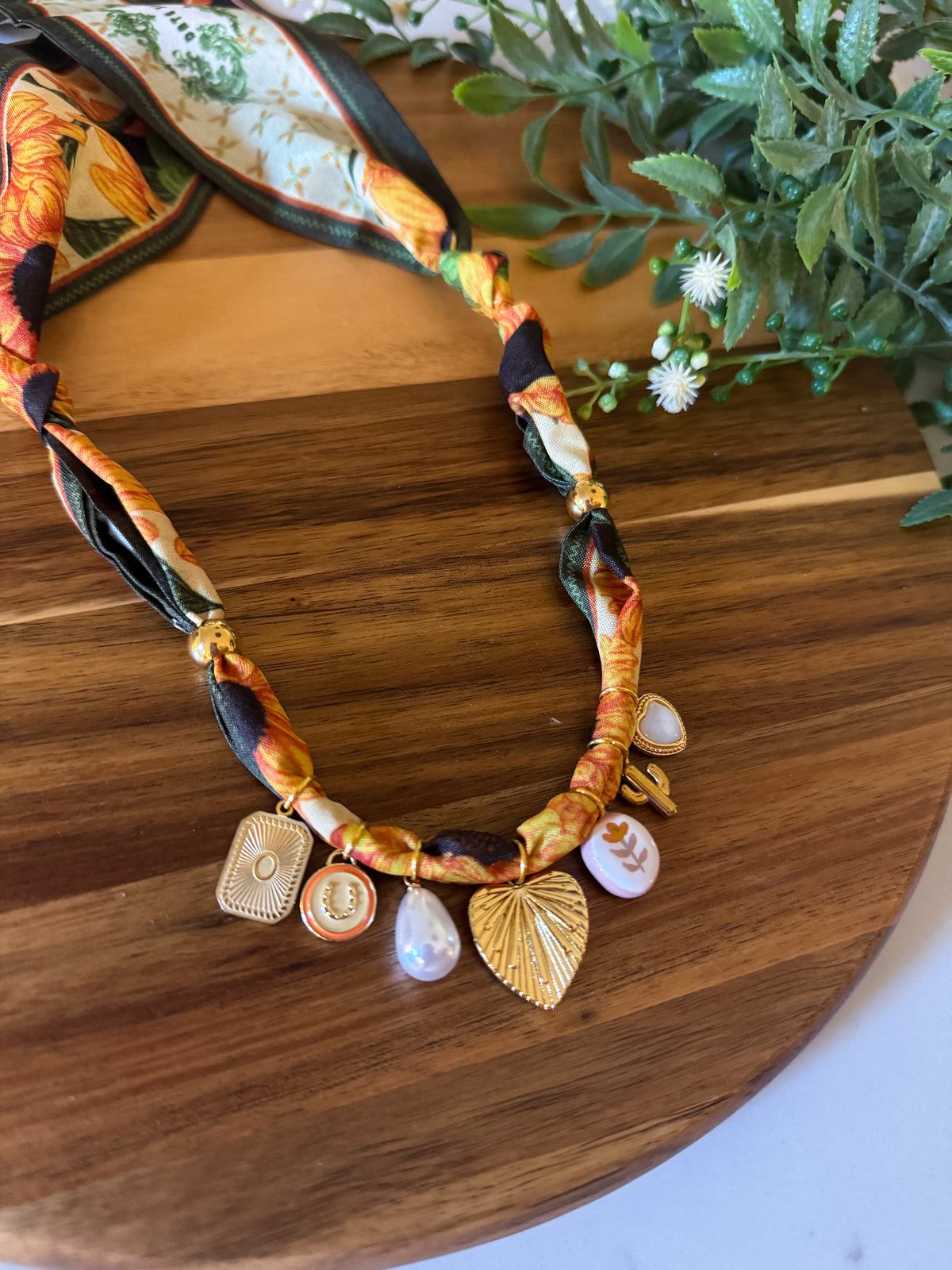 Raye Necklace