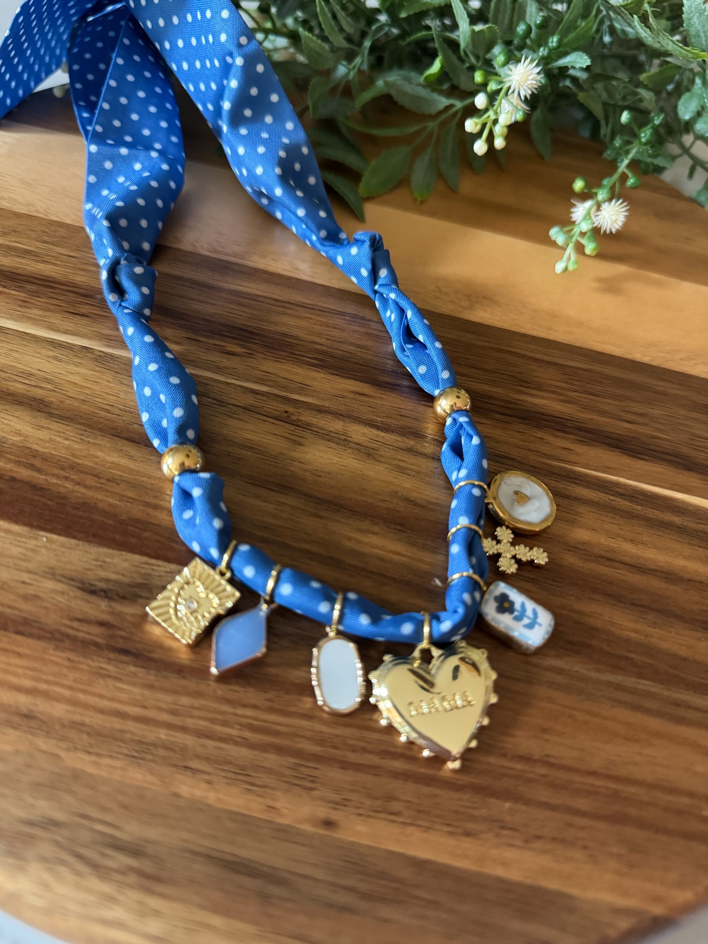 Mama Necklace No.24