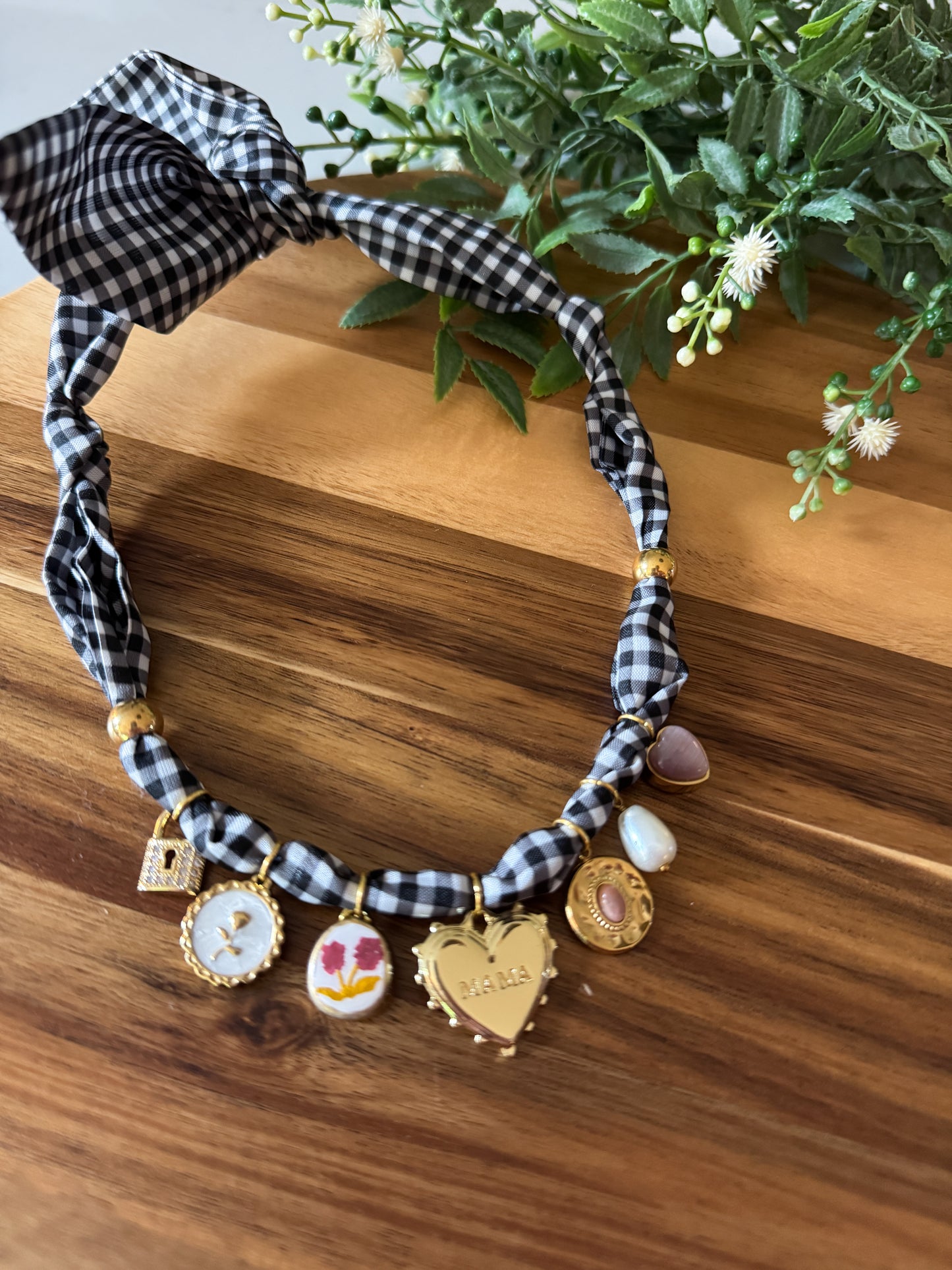 Mama Necklace No.25