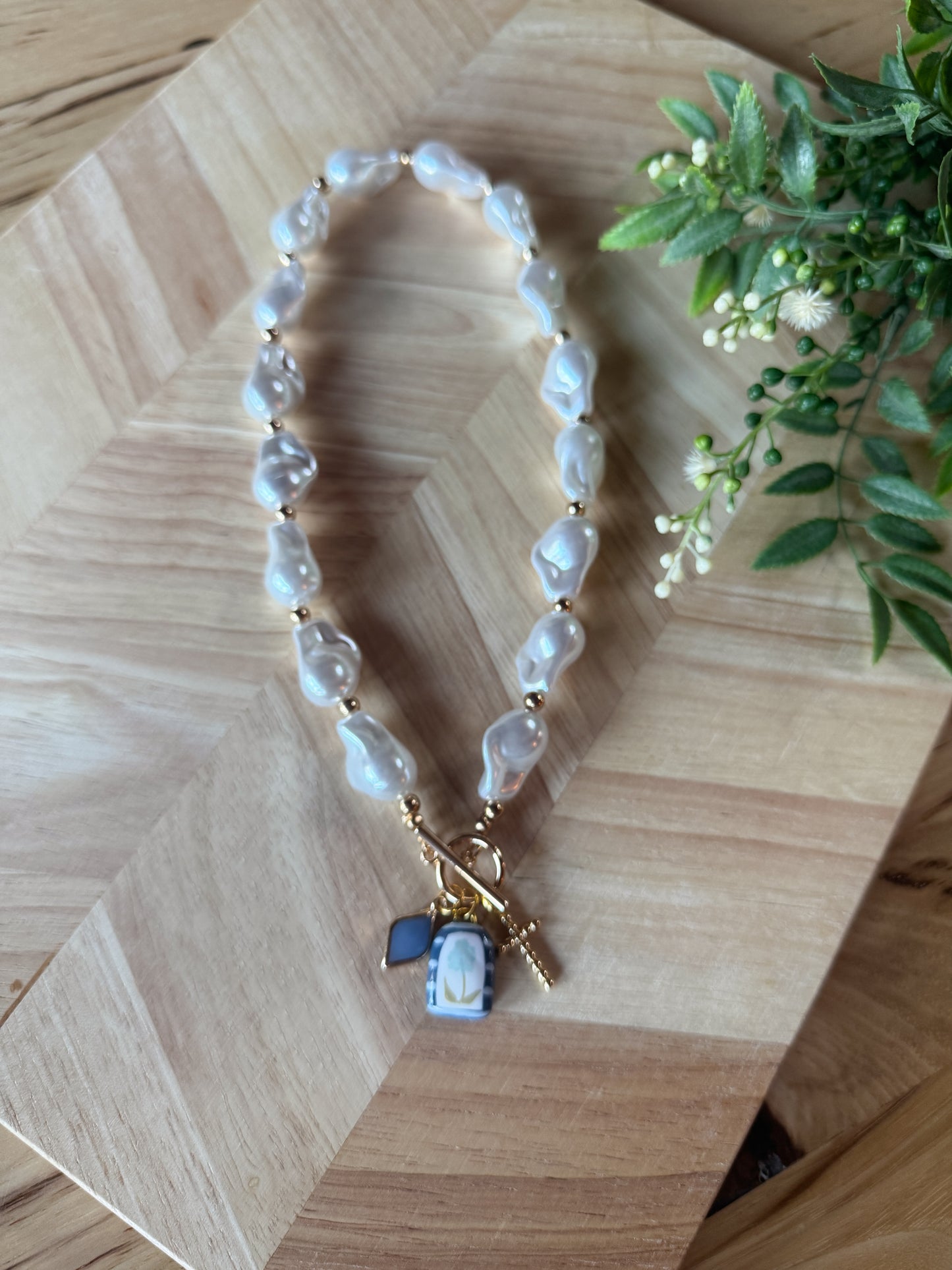 Lora Necklace
