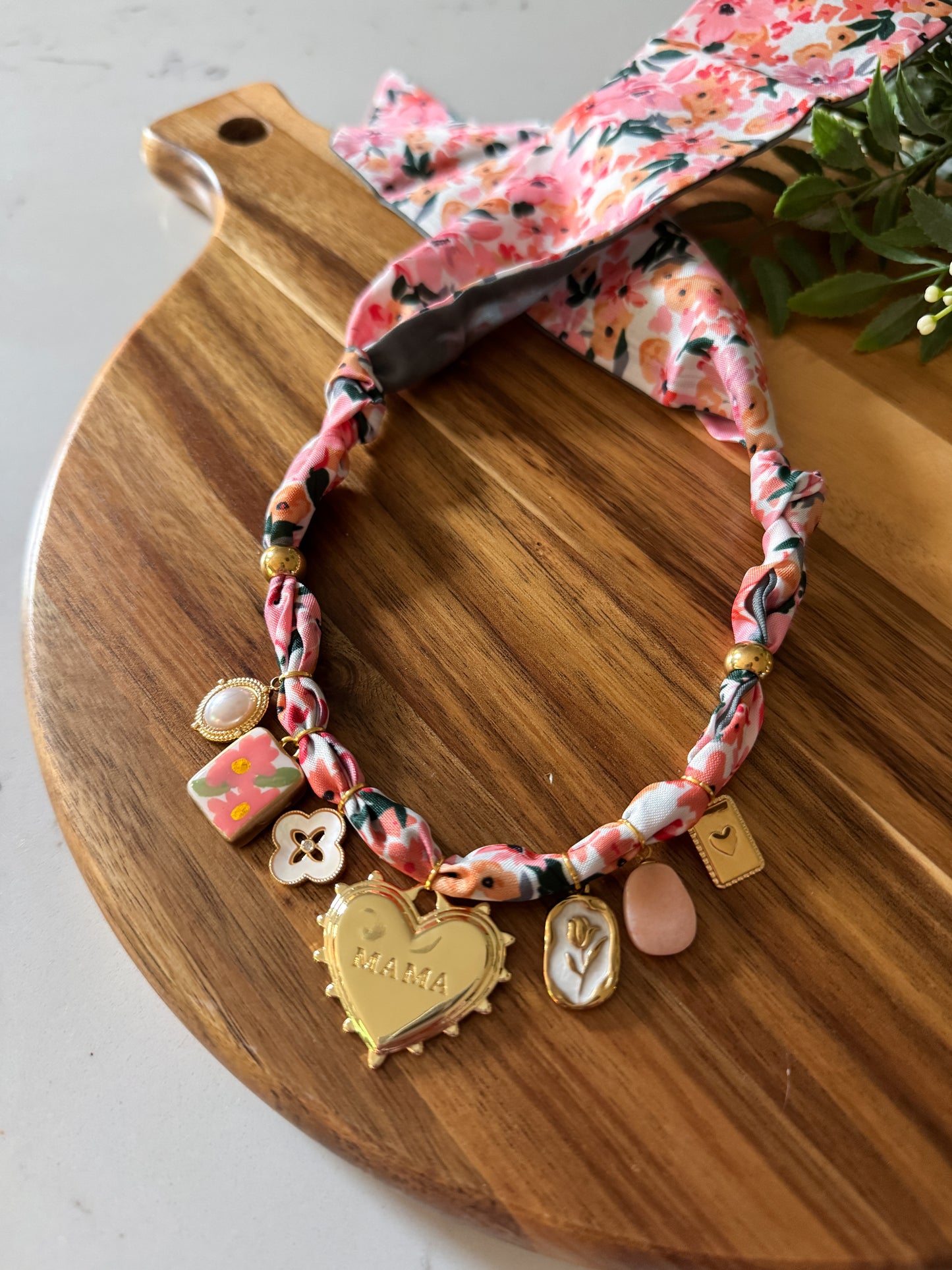 Mama Necklace No.23